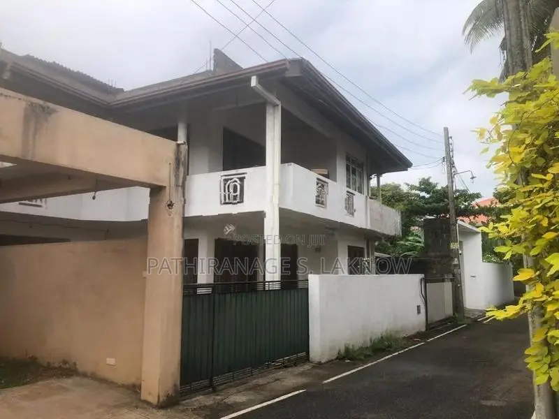 Two Storey Luxury House for Sale Thalawathugoda