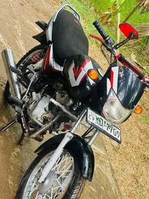 Bajaj CT100 2010