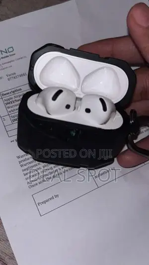 Apple AirPods 4