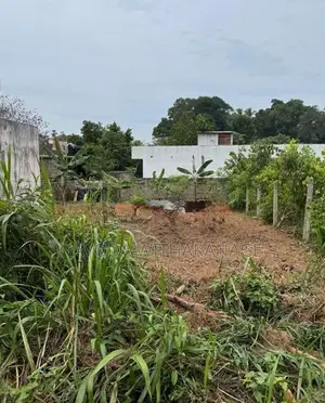 මාතර නගරයට ආසන්නයෙන් ඉඩමක්