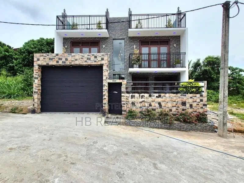 Newly Build Luxury Three Storey House for Sale Kahathuduwa