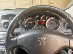 Peugeot 408 2013