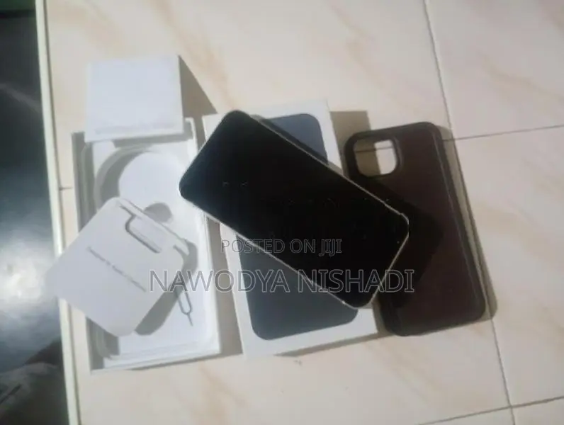 Apple iPhone 13 (Used)