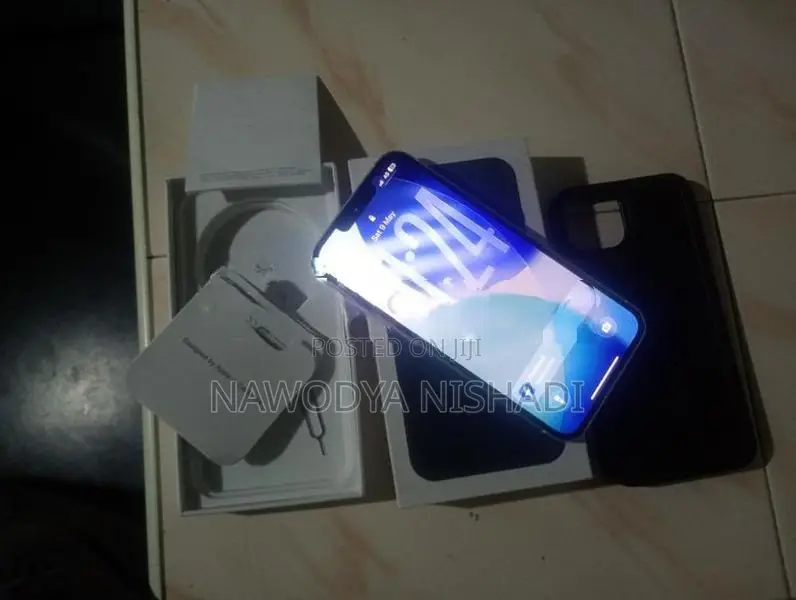 Apple iPhone 13 (Used)