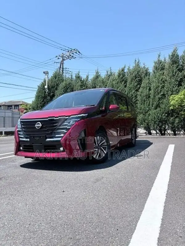 Nissan Serena 2025
