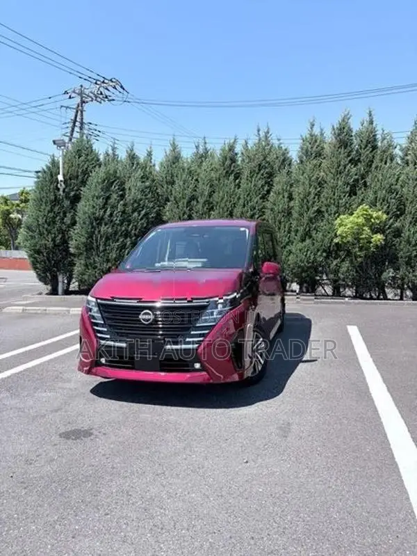 Nissan Serena 2025