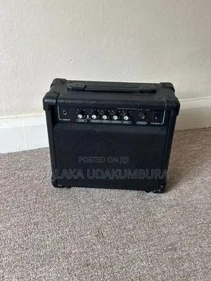 GUITAR AMPLIFIER CR-15