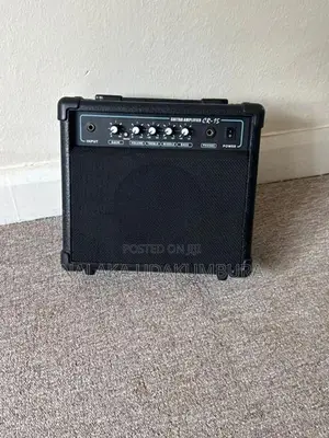 GUITAR AMPLIFIER CR-15