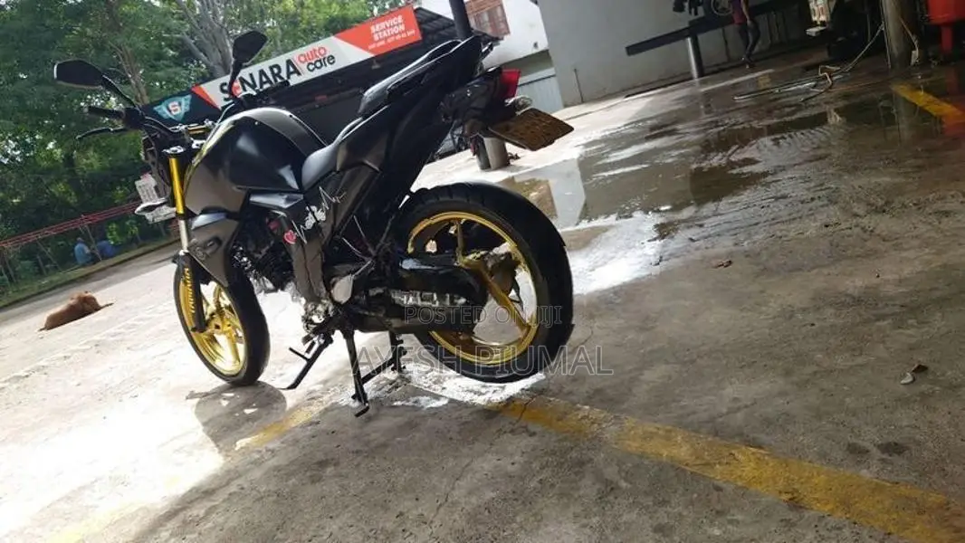 Yamaha FZ 2015