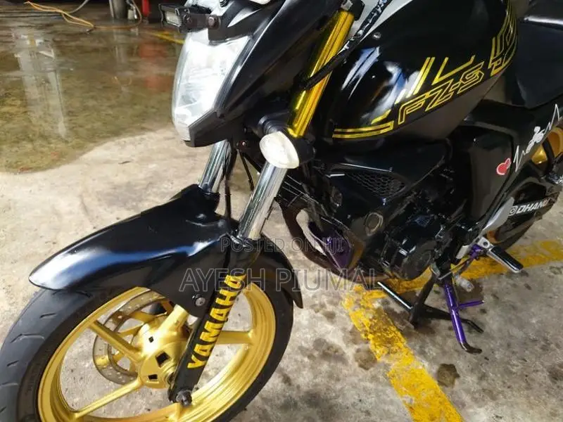 Yamaha FZ 2015