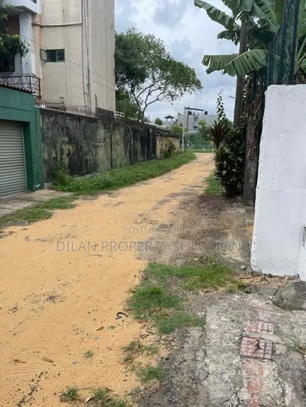 land for sale in 3rd lane Rathmalana -7.8 perches