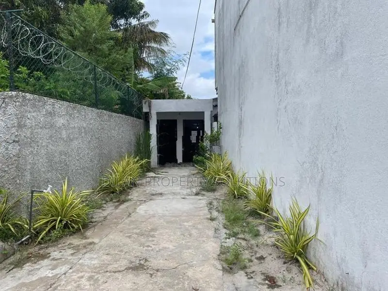 land for sale in 3rd lane Rathmalana -7.8 perches