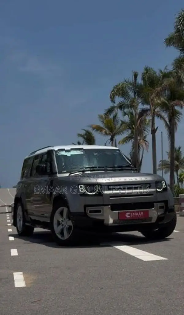 Land Rover Defender 110 2023