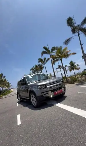 Land Rover Defender 110 2023