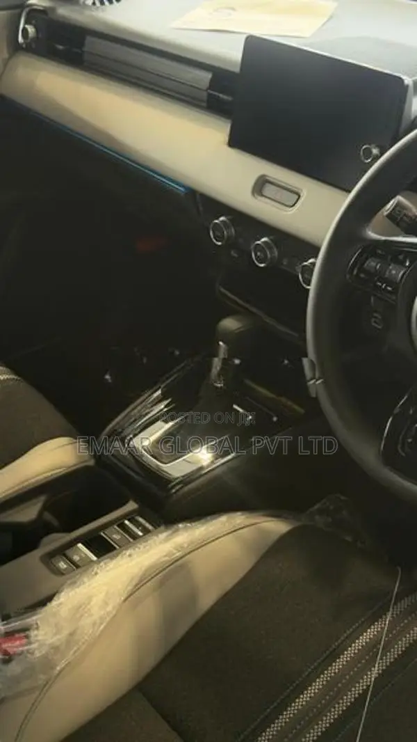 Honda Vezel Z Play 2025