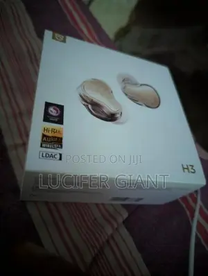Earbuds