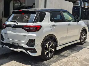 Toyota Raize Hybrid 2025