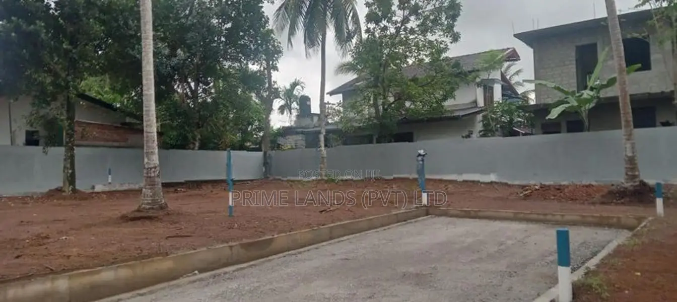 Kadawatha Land for Sale