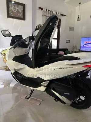 Honda PCX160 2025
