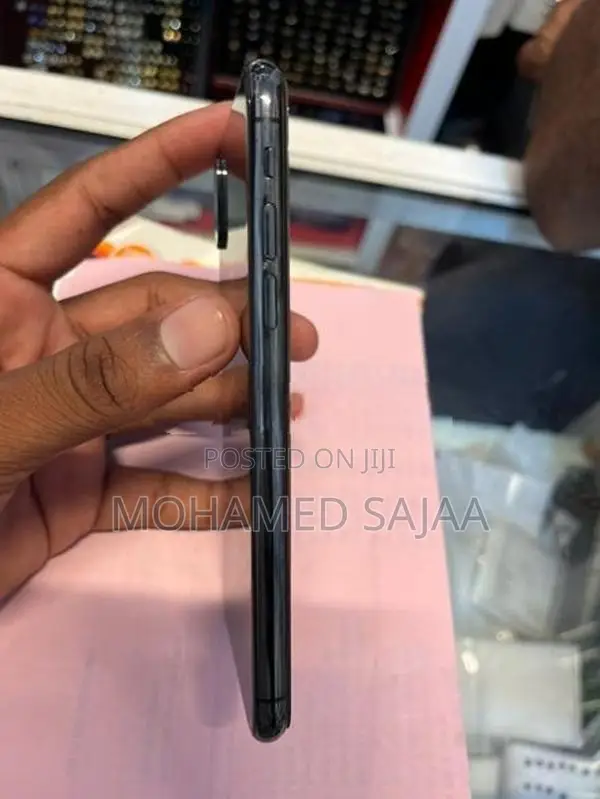 Apple iPhone XS (Used)