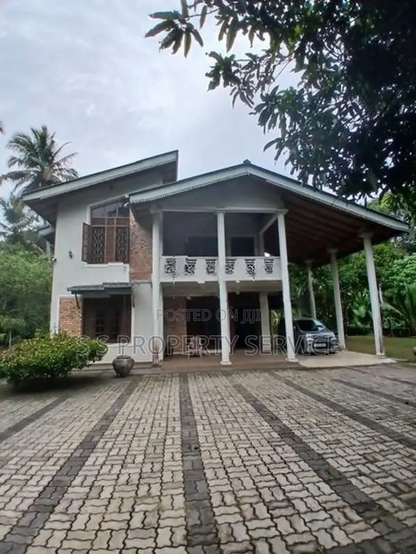 2 story house for Sale with 182 Perches land in Padukka (SSPH-401)