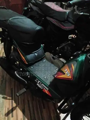 TVS XL 100 2025