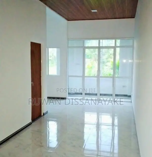 House with Furniture for Rent in Kiribathkumbura