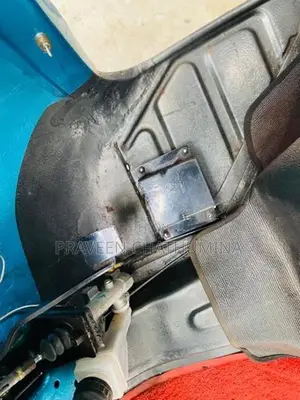 Bajaj RE 2000
