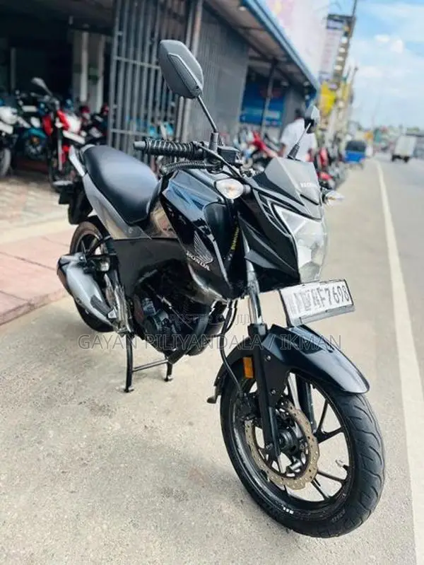 Honda CB Hornet 2016