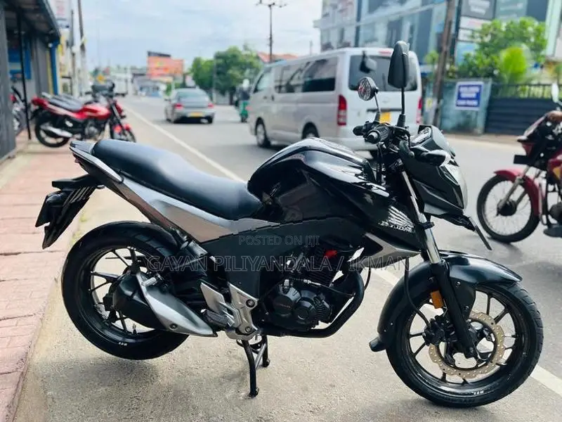 Honda CB Hornet 2016