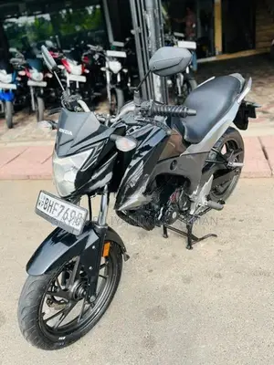 Honda CB Hornet 2016