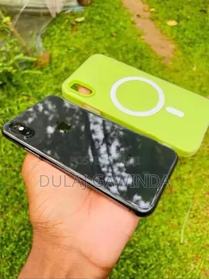 Apple iPhone XS (Used)