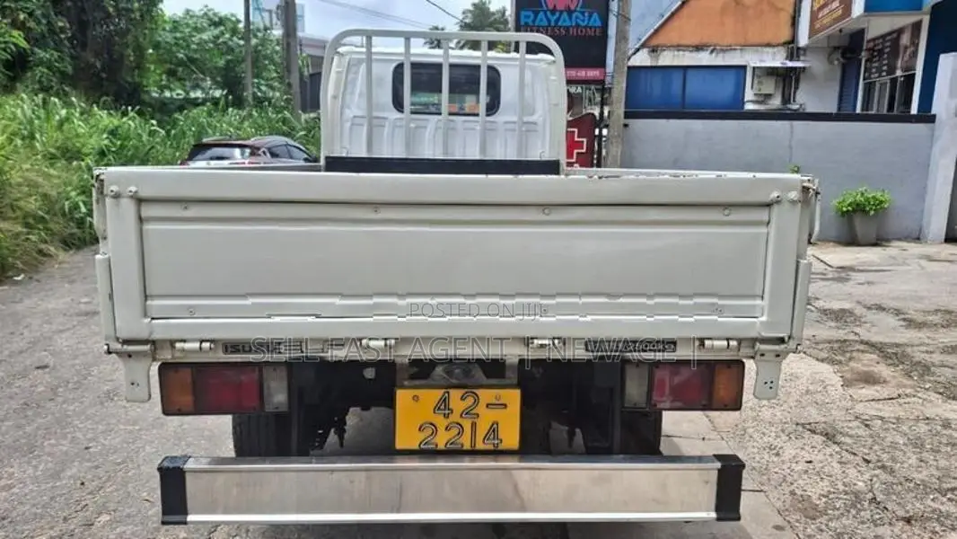 Isuzu Elf NKR 55 1985