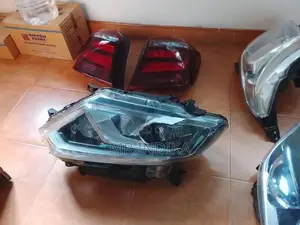 Nissan X treil head light