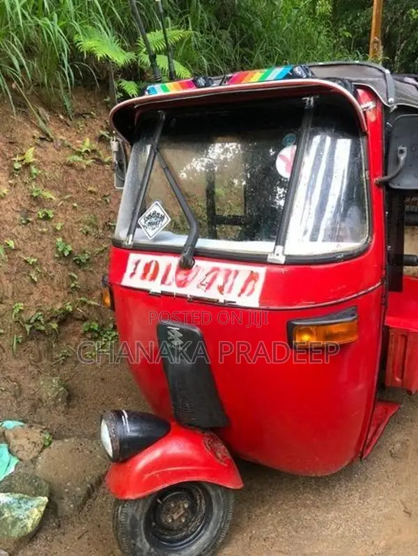 Bajaj RE 2021