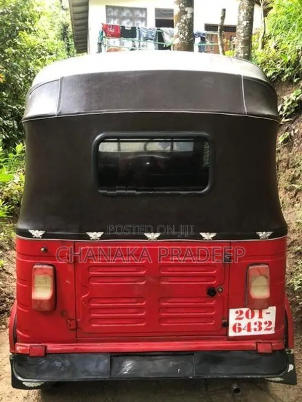 Bajaj RE 2021