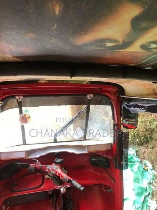 Bajaj RE 2021