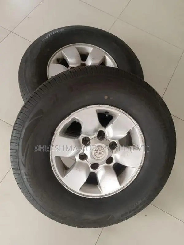 Toyota Hilux Wheels Tire 255/70R15