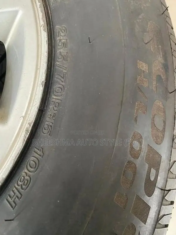 Toyota Hilux Wheels Tire 255/70R15