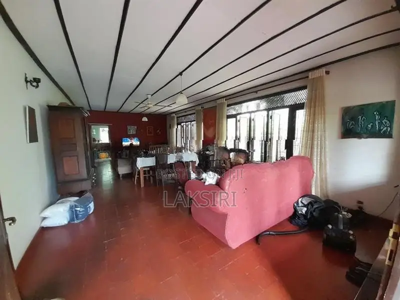 18.5 Hihg Recidence Land for Sale Nugegoda Jubilee Post City