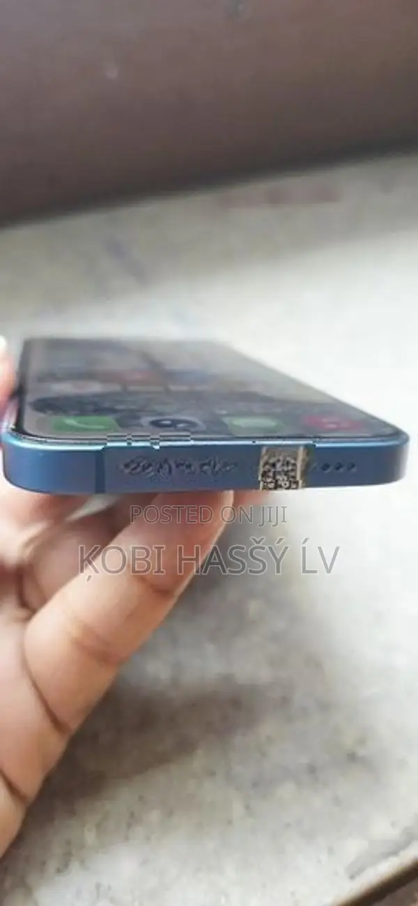 Apple iPhone 13 (Used)