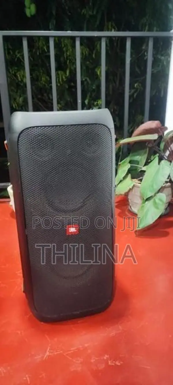 JBL 310 Speaker