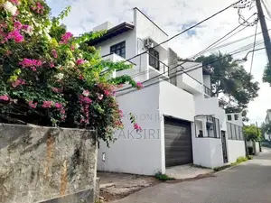 5 Bedrooms Furnished House Rent Nugegoda Mirihana