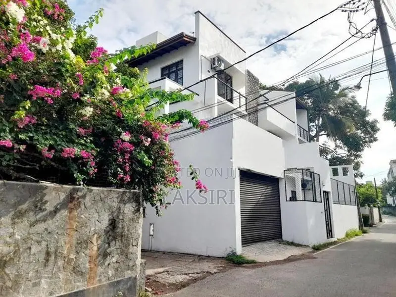 5 Bedrooms Furnished House Rent Nugegoda Mirihana