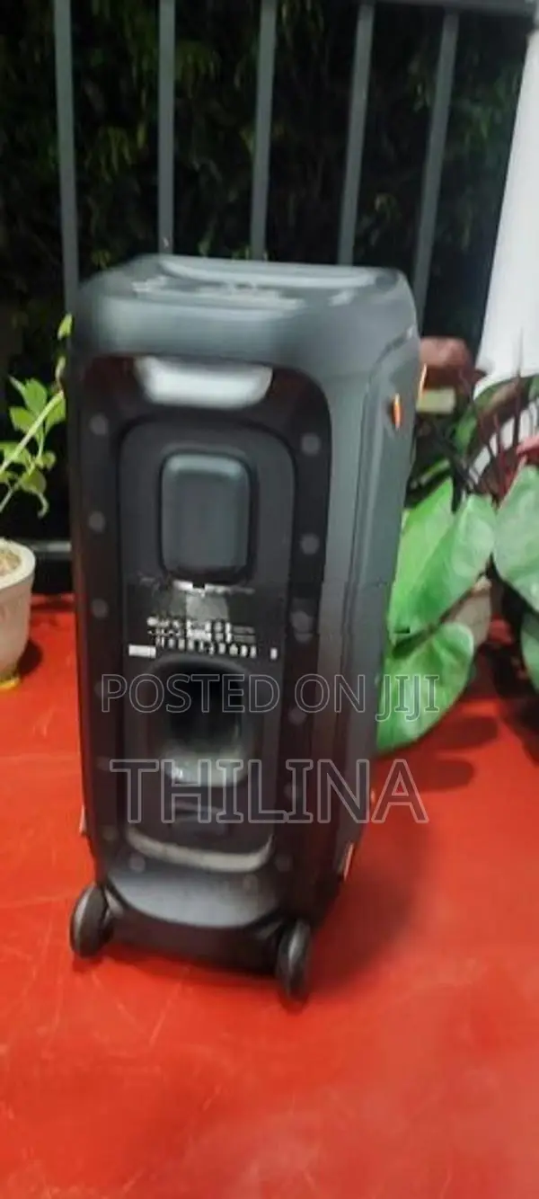 JBL 310 Speaker