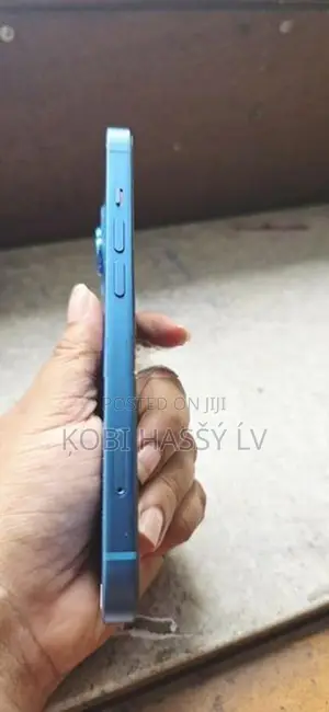 Apple iPhone 13 (Used)