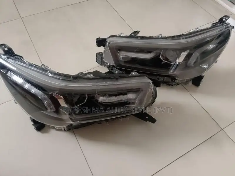Toyota Hilux Head Light