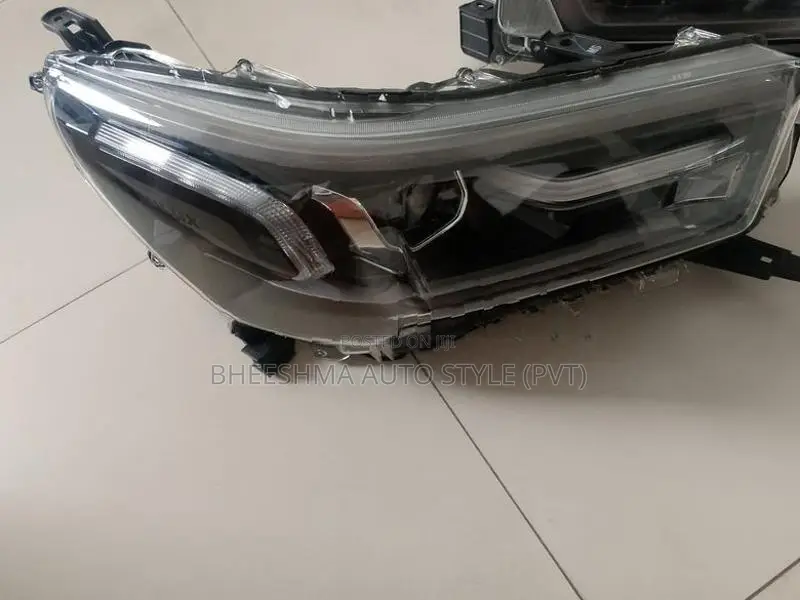 Toyota Hilux Head Light