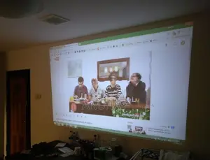 HY300 Pro Projector