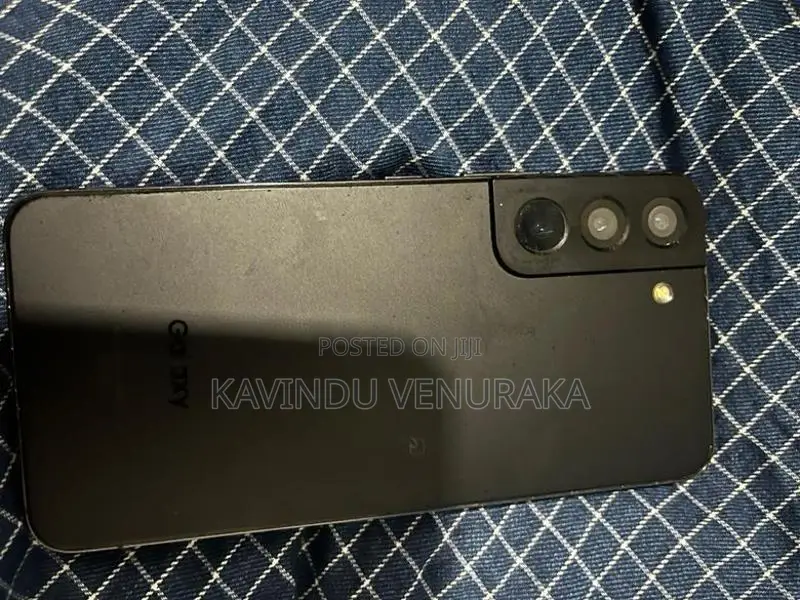 Samsung Galaxy S22 (Used)